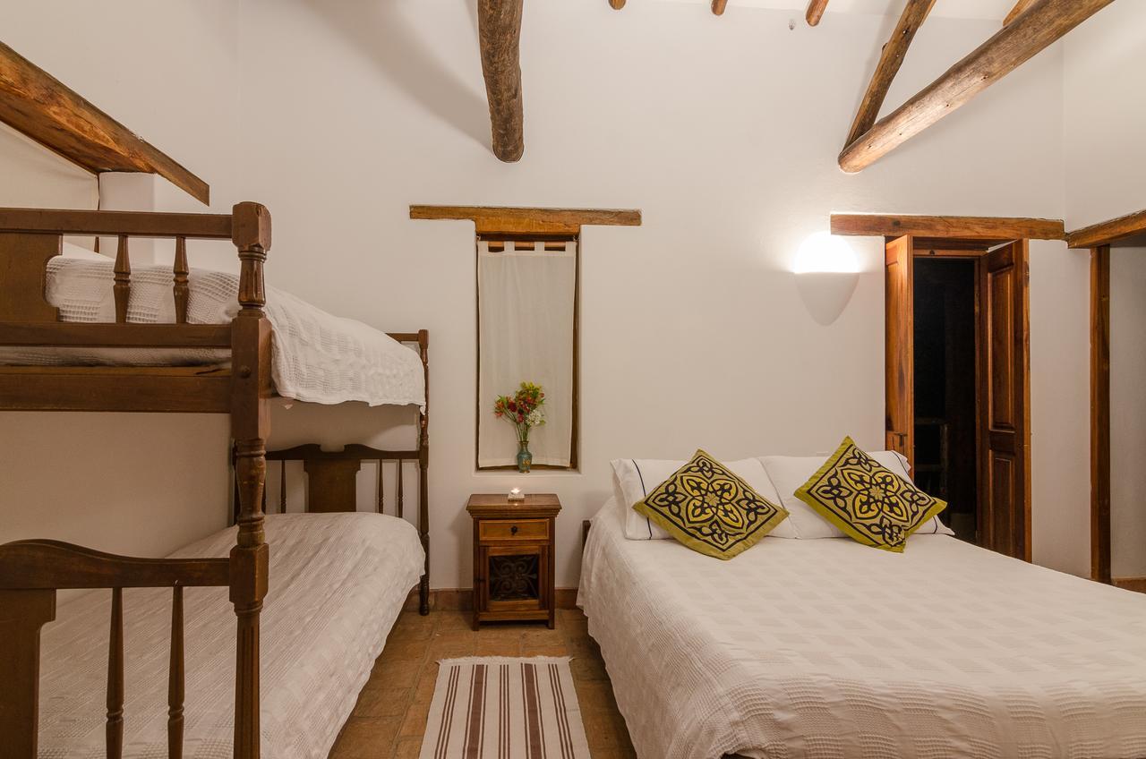 Hostal Casa Del Arte Роблес Экстерьер фото