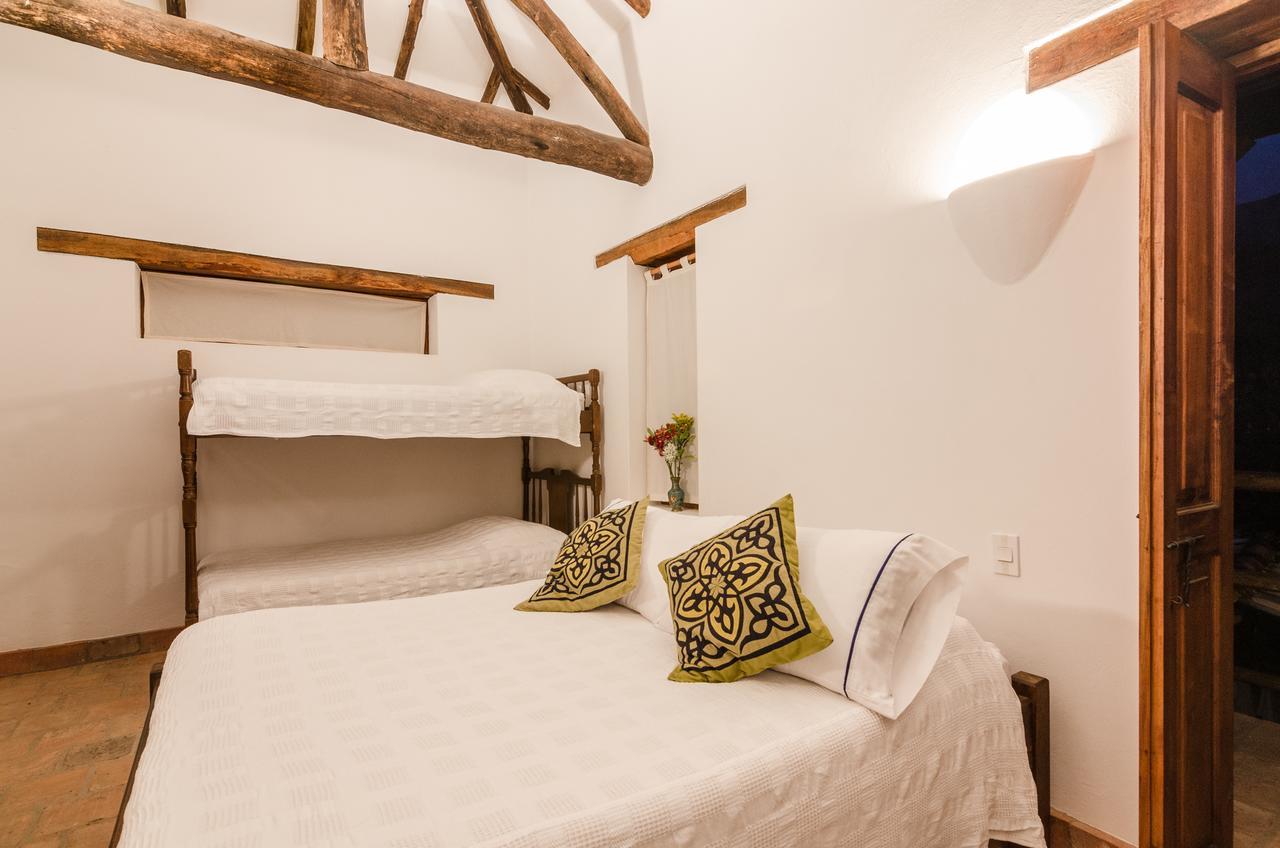Hostal Casa Del Arte Роблес Экстерьер фото